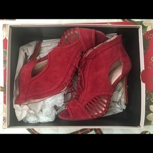 Avec Les Filles heels